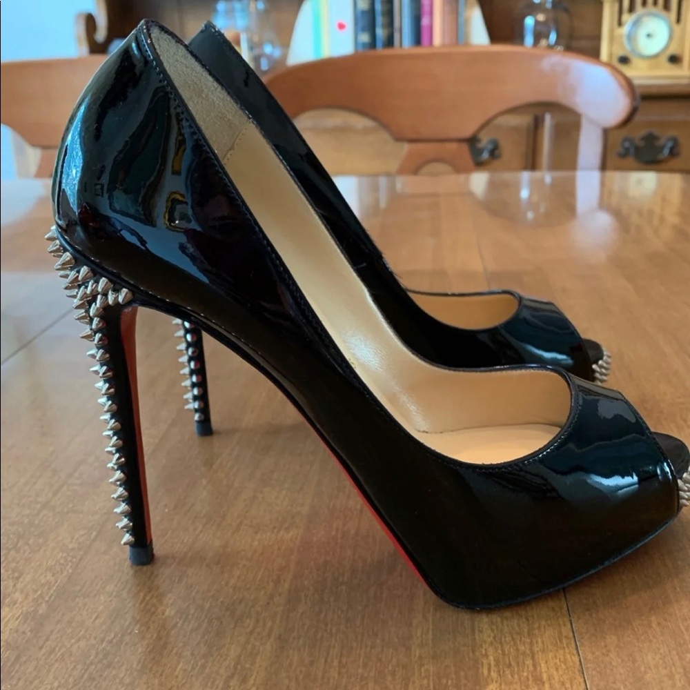 Christian Louboutin NVPS fits sz6